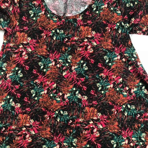 Lularoe Leaf Print Classic T Shirt Top Size XS - Picture 2 of 5